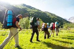 失业小姐姐团队爬山游戏,失业小姐姐团队的户外探险之旅
